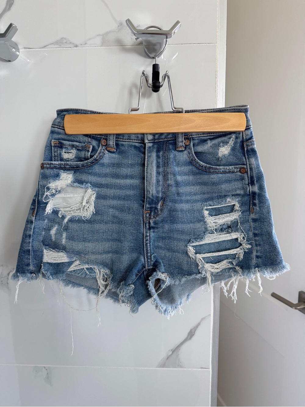 🦅 American Eagle Distressed Denim Women's Shorts size 00